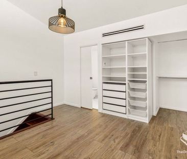 Central and spacious 2 bedroom loft apartment in Fortitude Valley - Photo 4