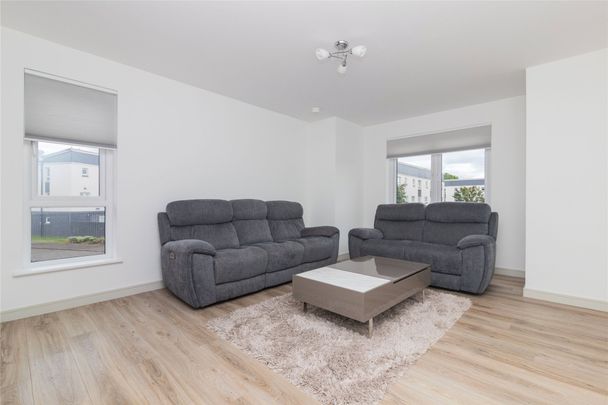 Flat 1/3, 16 Lapwing Crescent - Photo 1