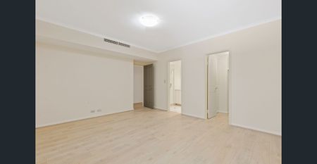 CONVENIENT SPACIOUS FREMANTLE APARTMENT - Photo 4