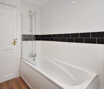 2 bedroom maisonette to rent - Photo 3