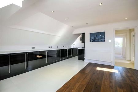 A delightful modern two double bedroom top floor flat - Photo 4