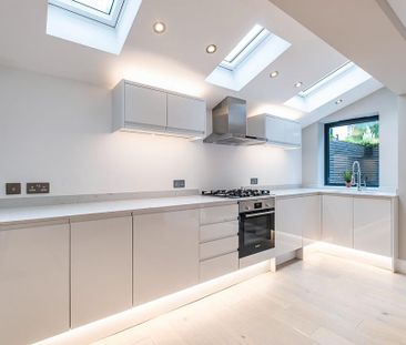 4 bedroom terraced house to rent - Photo 5