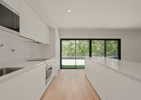 2 Bedroom Apartment with garden, Miraflores, Oeiras