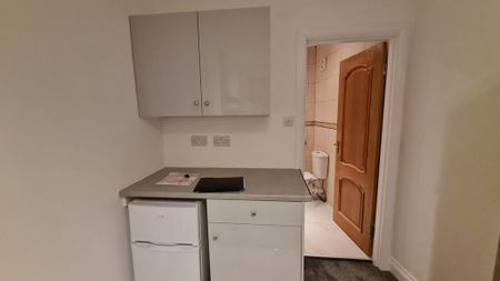 Studio to rent - Photo 4