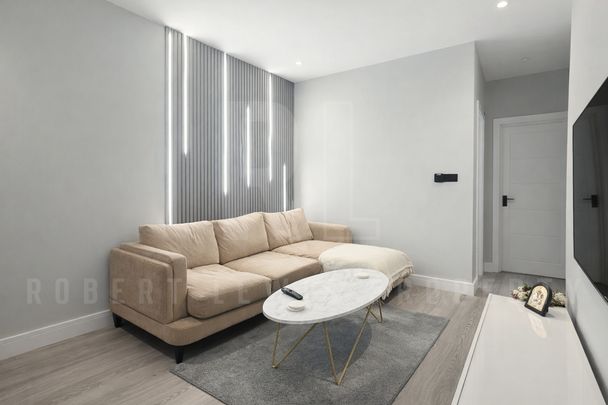 Modern 2 Double Bedroom Flat – Totteridge Lane, London, N20 0HD - Photo 1