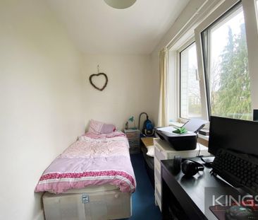 4 bedroom semi-detached house to rent - Photo 5