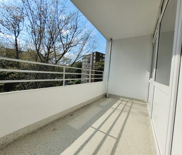 Frisch renovierte 3-Zimmer-Wohnung mit Balkon und Aufzug! - Photo 1