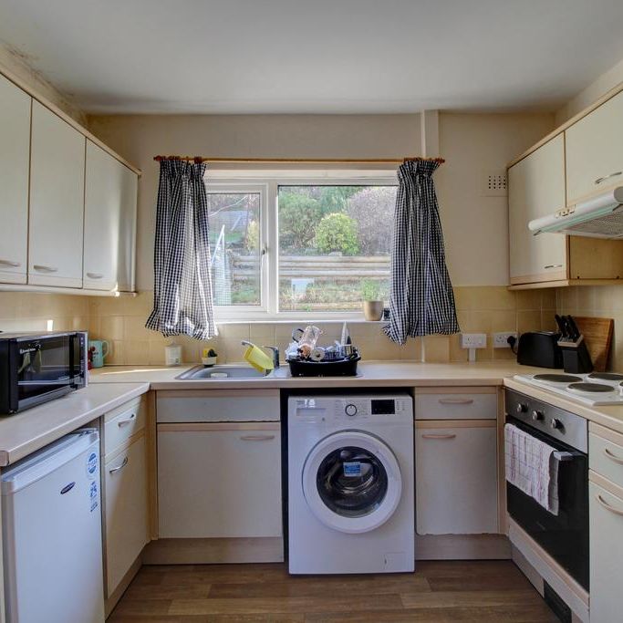 3 bedroom semi-detached house to rent - Photo 1