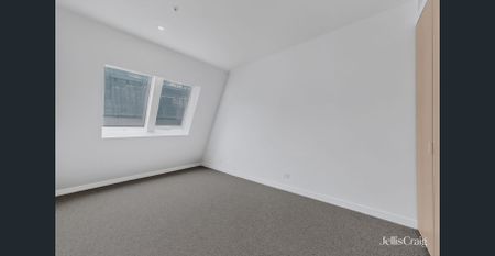 Modern Loft-Style Luxury in the Heart of Kensington - Photo 5