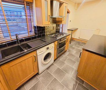 2 bedroom semi-detached house to rent - Photo 4