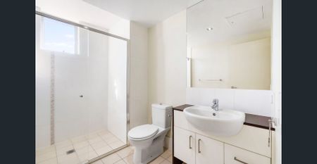 Coastal living, one bedroom furnished apartment - Photo 2