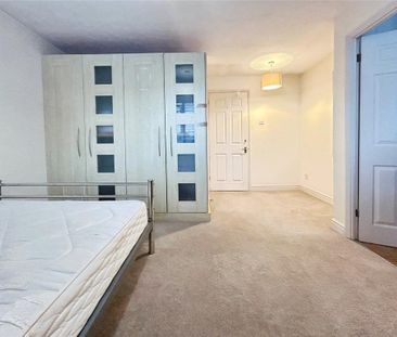 1 bedroom in a house share to rent - Photo 6