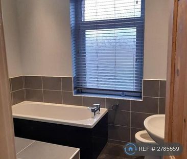 2 bedroom terraced house to rent - Photo 4