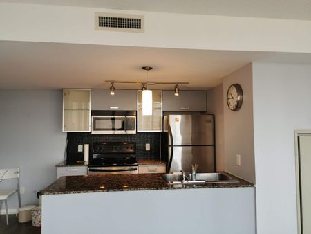 For Lease - 37 Grosvenor Street Unit# 1307, Toronto, Ontario - Photo 5