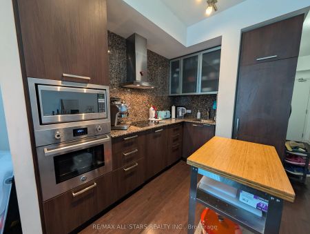 14 York Street #609 - Photo 2