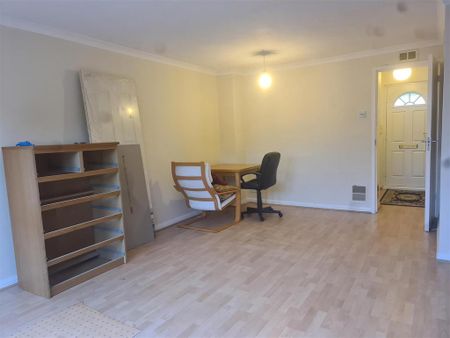 3 bedroom end of terrace house to rent - Photo 4