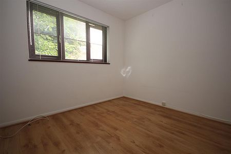 1 bedroom Maisonette to let - Photo 3