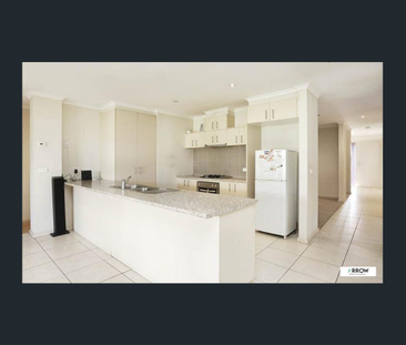 Spacious 3-Bedroom Family Home with Multiple Living Areas - Photo 6
