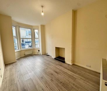 3 bedroom end of terrace house to rent - Photo 1