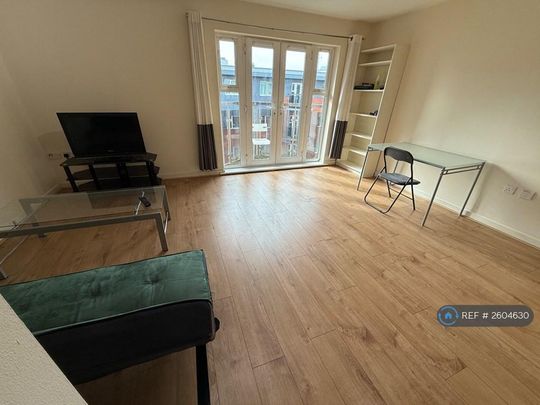 2 bedroom flat to rent - Photo 1