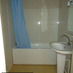 Location Appartement 1 pièce 22m² DAMIGNY 61250 - Photo 2