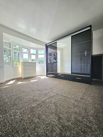3 Bed Semi-Detached House, Meyrick Avenue, LU1 - Photo 2