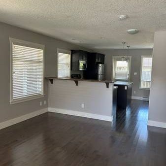 2 Bedroom Townhome in Duncan - Photo 4