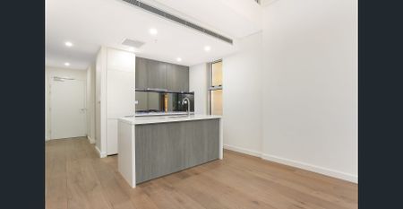 Three Bedroom Apartment Urban Living At Its Best! - Photo 3