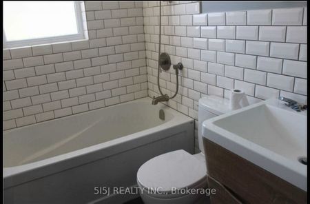 For Lease - 212 Lee Avenue, Whitby, Ontario - Photo 3