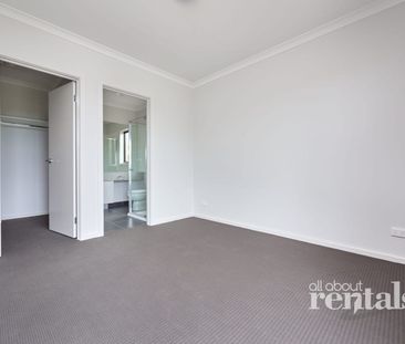 Contemporary Living with Quality Finishes - Photo 2