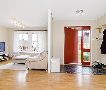 House for rent in Sollentuna - Photo 3