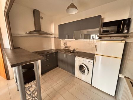 NIMES - APPARTEMENT P2 DE 45 M2 AVEC LOGGIA, BALCON + PARKING EN SS + CAVE, - Photo 4