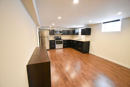 For Lease - 205 Innisfil Street Unit# B, Barrie, Ontario - Photo 4