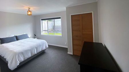 Renovated Family Home in quiet convenient location - Photo 4