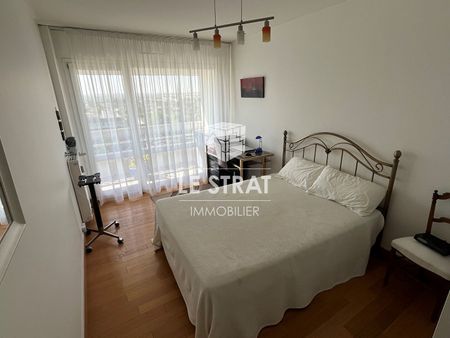 Location Appartement 4 pièces 81m² - Photo 3