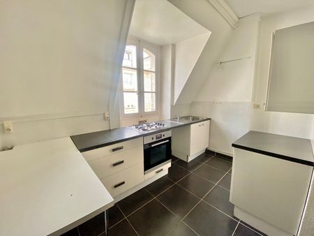A Louer - Nantes Cathedrale - Appartement Bourgeois 6 Pièces De 204.02 M² - Photo 2