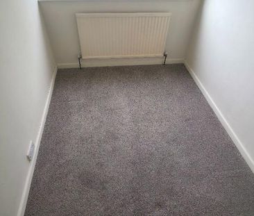 3 bedroom detached house to rent - Photo 2