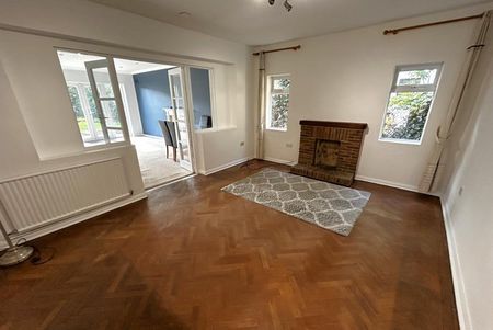 4 bedroom detached bungalow to rent - Photo 2