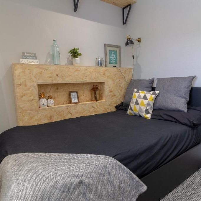 6 bedroom terraced house to rent - Photo 1