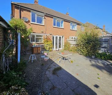 Church Road, West Byfleet, Surrey, KT14 - Photo 5