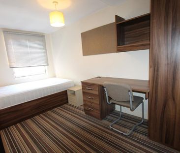 6 bedroom flat to rent - Photo 4