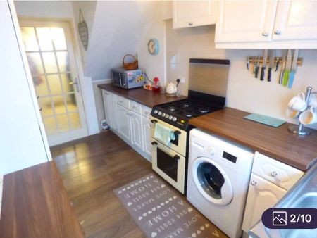 3 Bed Terraced House, Buchanan Drive, LU2 - Photo 2