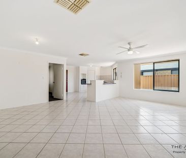 Superbly located family home - Photo 1