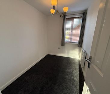 4 bedroom semi-detached house to rent - Photo 6