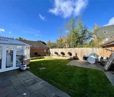 4 bedroom detached house to rent - Photo 4