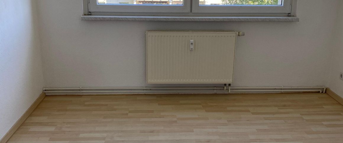 ***Renovierte 4-Wohnung | Neuwertiges Bad | EBK | Süd-Westbalkon*** - Photo 1