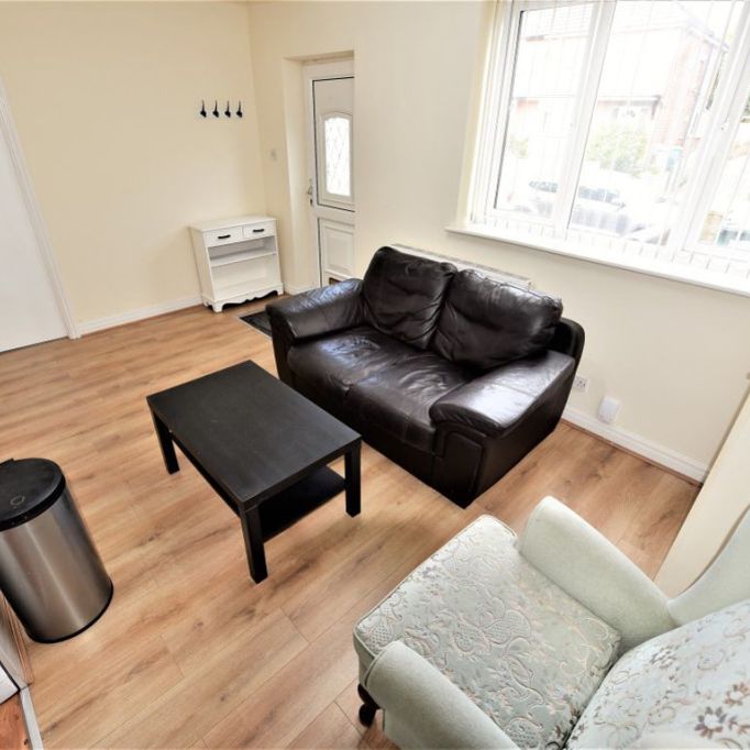 1 bedroom Flat in Lea Farm Drive, Leeds - Photo 1