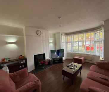 3 bedroom semi-detached house to rent - Photo 2