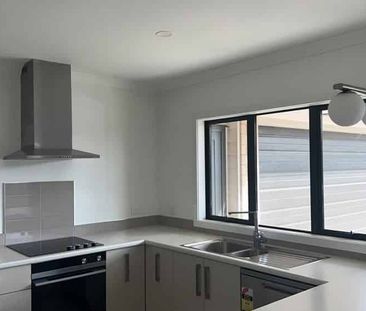 Well Presented Home with Office - Photo 2