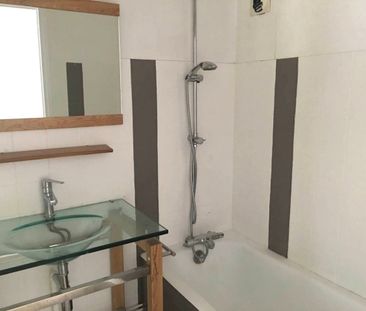 Location Appartement 2 pièces 50m² ROMANS SUR ISERE 26100 - Photo 1